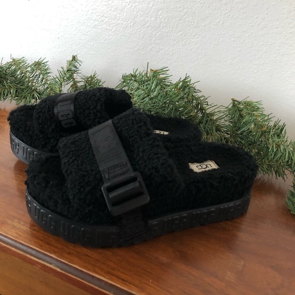 NWOT ugg fluffita slippers - Picture 2 of 6